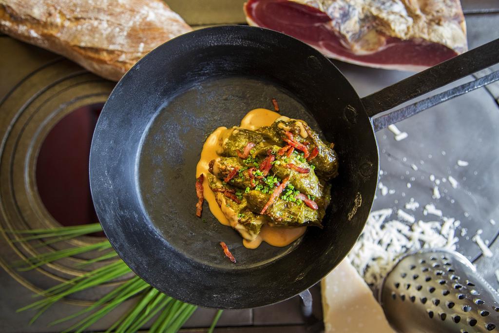 Casa Toedi Restaurant Hotel Trun المظهر الخارجي الصورة