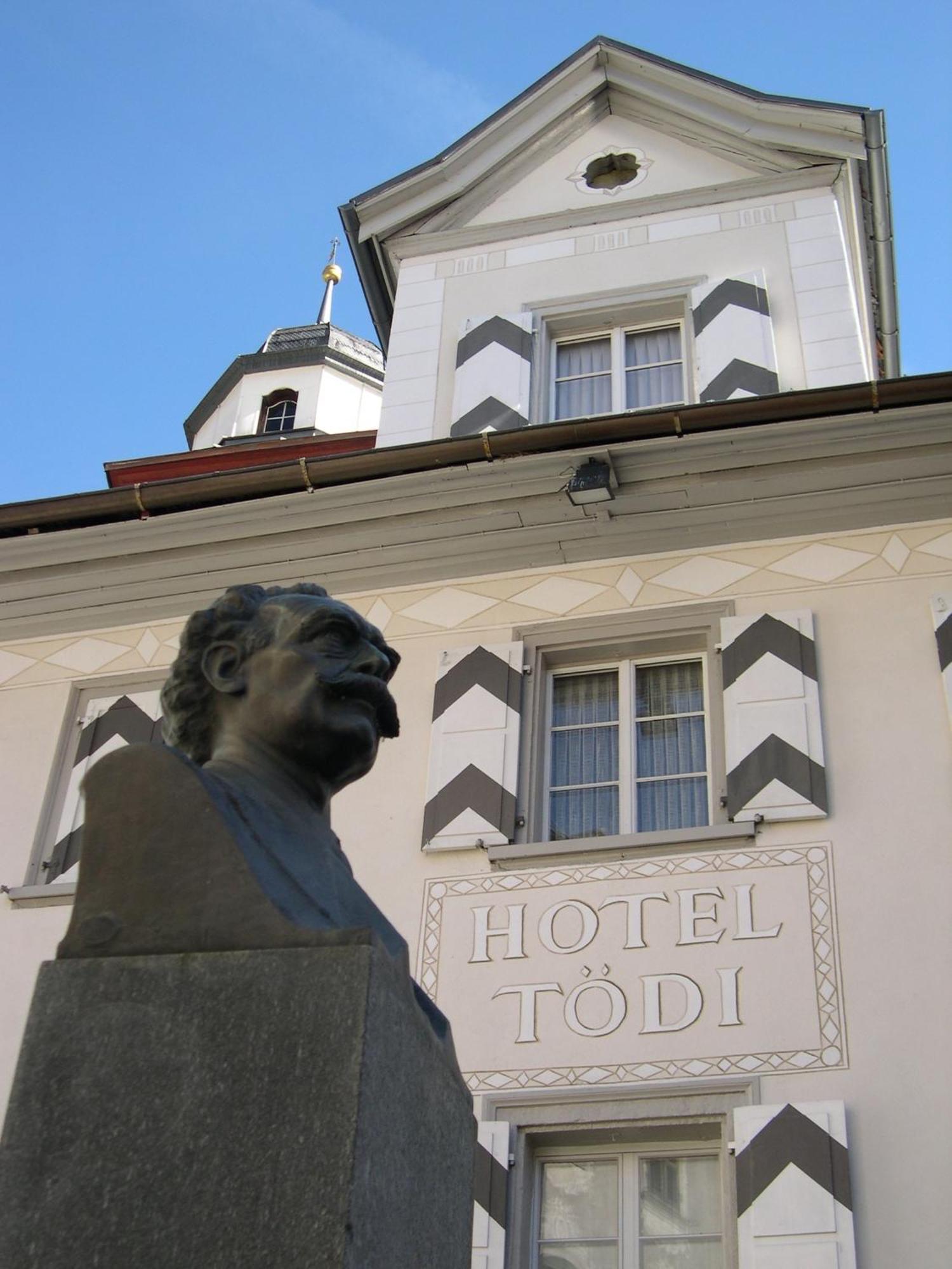 Casa Toedi Restaurant Hotel Trun المظهر الخارجي الصورة